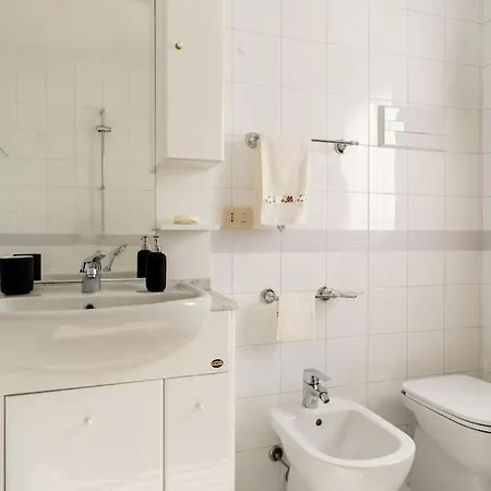 Casa De Rocco No Check In After 19 00 * Брешия